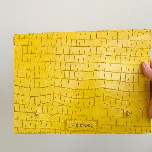 Che Evoca Leather Clutch - Picture 1 of 8